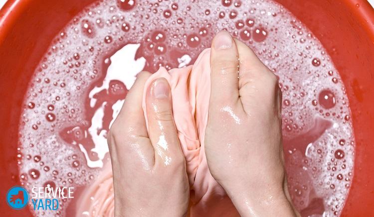 Чем отстирать акриловую краску с одежды?