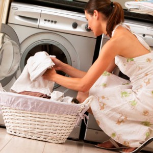 Чем стирать вещи для новорожденного