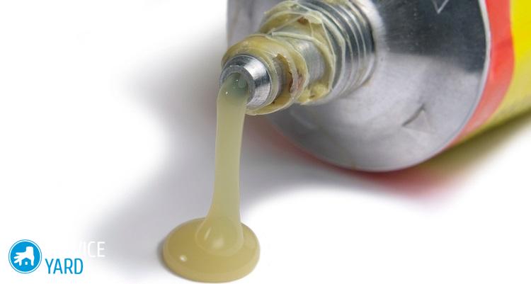 Чем удалить супер клей со стекла?