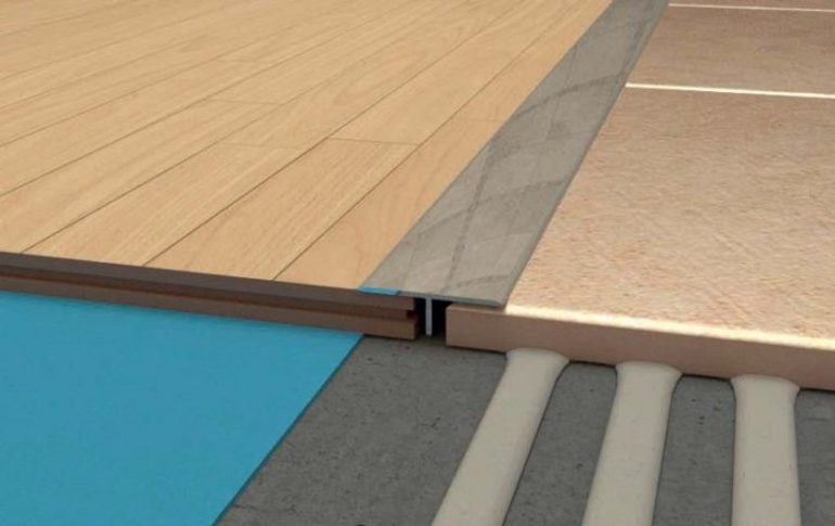 Чем закрыть стык плитки и ламината между комнатами Чем закрыть стык плитки и ламината между комнатами