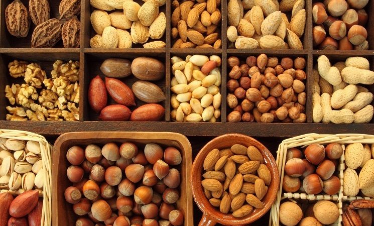 Чи можна і як правильно вводити в свій раціон горіхи при ГВ? Які горіхи можна при грудному вигодовуванні?