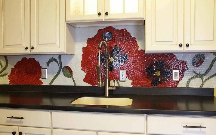 Чим закрити стіну за газовою плитою: загальні рекомендації. Фартух для стіни кухні за газовою плитою: ідеї, поради для захисту газової плити і стіни