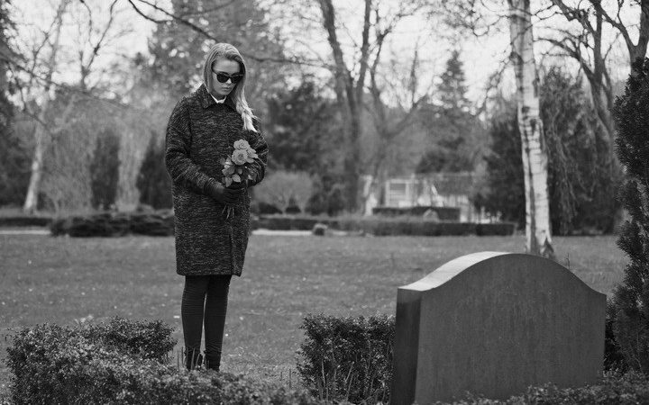 Чому вагітним не можна ходити на цвинтар? Чи можна вагітним ходити на похорони?