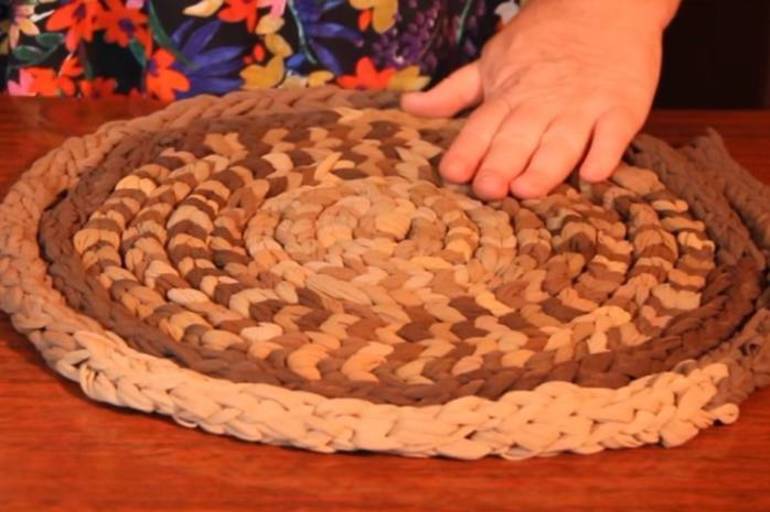 Что можно сделать из капроновых колготок: советы рукодельницам