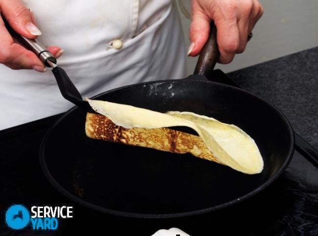 Чугунная сковорода прилипает — что делать?