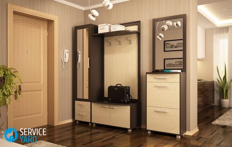 Декор стен в коридоре