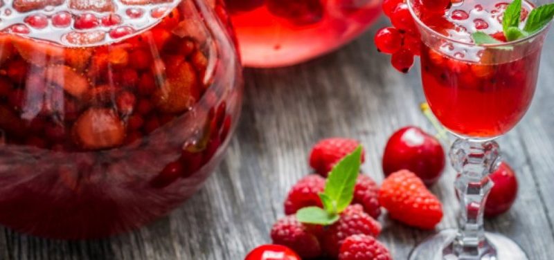 Домашнє вино з чорної смородини з малиною: рецепт