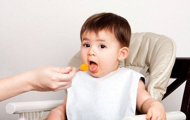 Фруктове пюре для немовляти – як приготувати прикорм і дитяче яблучне пюре Фруктове пюре для немовляти – як приготувати прикорм і дитяче яблучне пюре