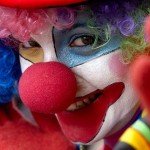 Грим клоуна своїми руками: ніс, перуку і сльози