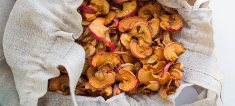 Хранение сушеных яблок в домашних условиях Хранение сушеных яблок в домашних условиях