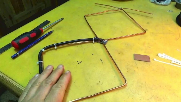 Изготовление дециметровой антенны своими руками