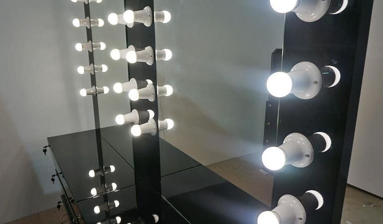 Изготовление зеркала с подсветкой своими руками