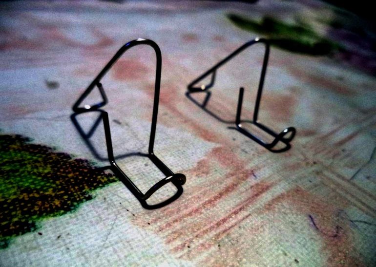 Как из скрепки сделать подставку для телефона