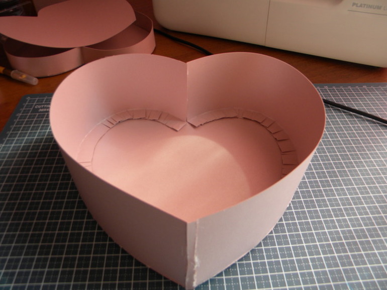 Как обклеить коробку бумагой: пошаговый мастер-класс Как обклеить коробку бумагой: пошаговый мастер-класс