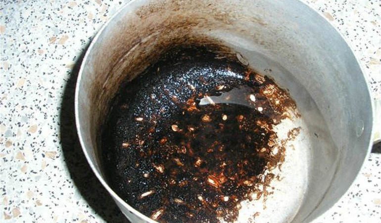 Как очистить и отмыть кастрюлю от пригоревшего варенья