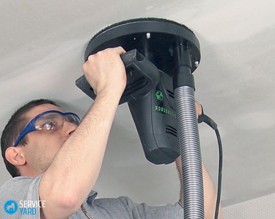 Как очистить потолок от старой краски?