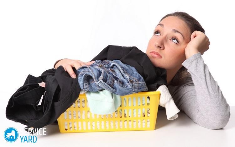 Как очистить рвоту с одежды?