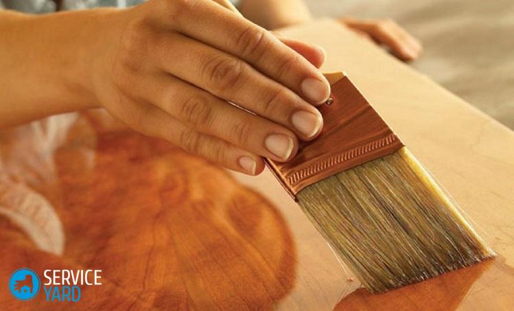 Как очистить старый лак с мебели?