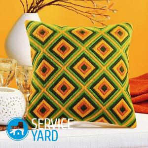 Как оформить вышивку в подушку?