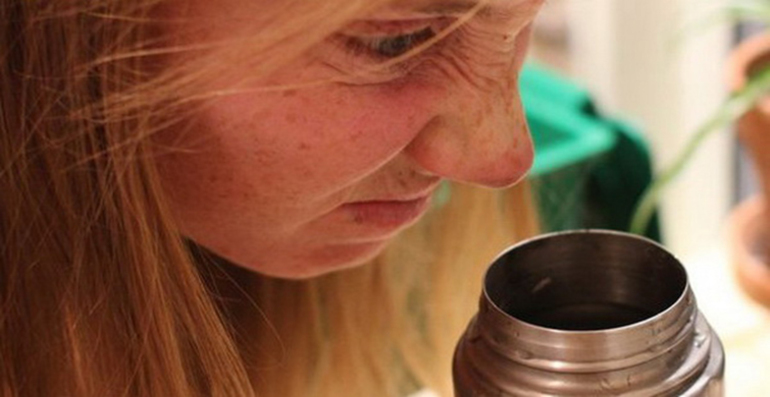 Как отмыть термос внутри от черного налета