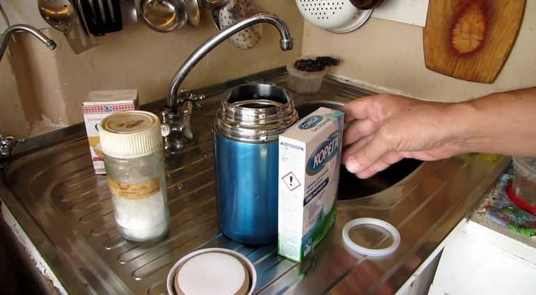 Как отмыть термос внутри от черного налета