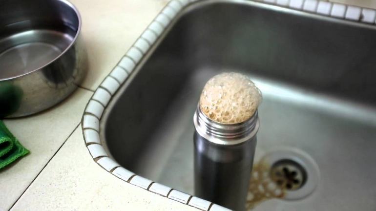 Как отмыть термос внутри от черного налета