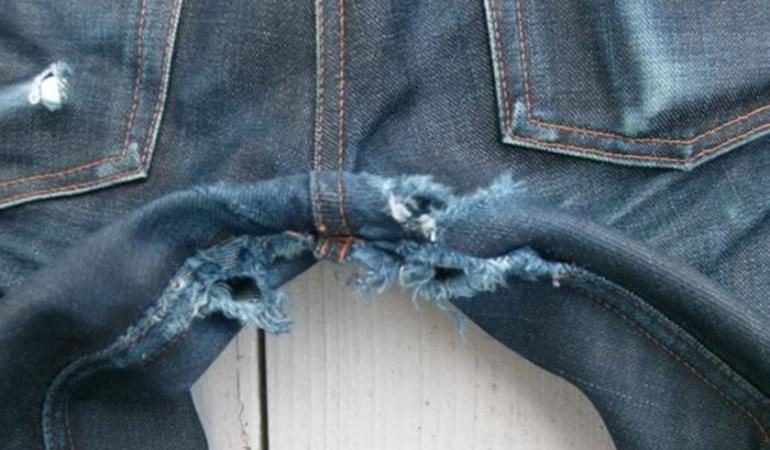 Как отремонтировать протертые джинсы между ног: подробные инструкции