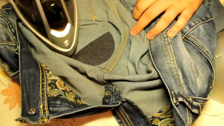 Как отремонтировать протертые джинсы между ног: подробные инструкции