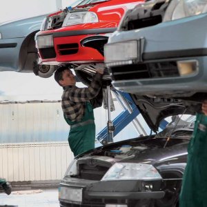 Как отстирать машинное масло с одежды ? чем оттереть машинное масло с джинс