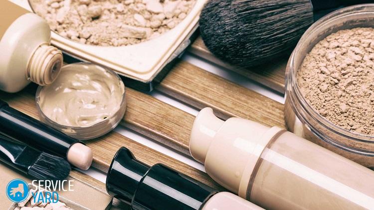 Как отстирать пятна от косметики?