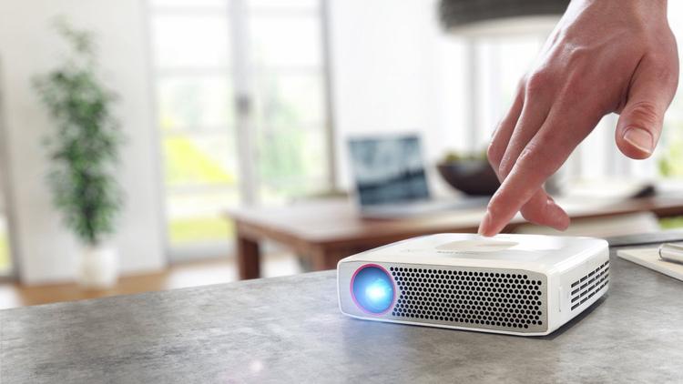 Как подключить проектор к ноутбуку?