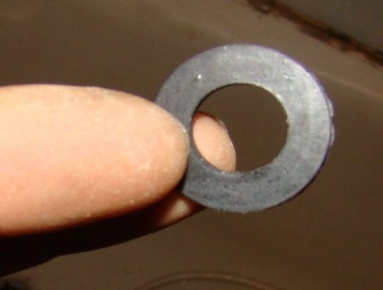 Как поменять прокладку в водопроводном кране на кухне или в ванной Как поменять прокладку в водопроводном кране на кухне или в ванной