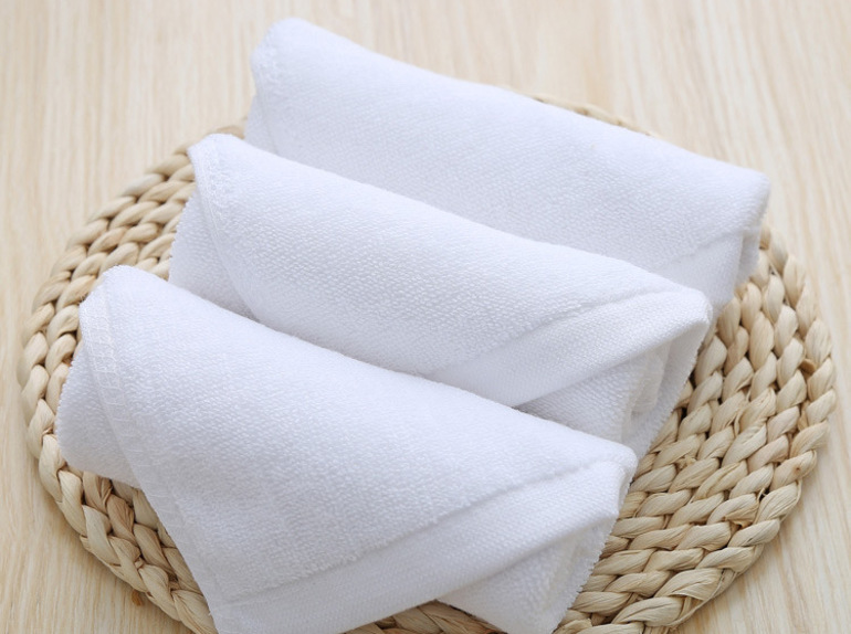 Как правильно и компактно сложить банное полотенце Как правильно и компактно сложить банное полотенце