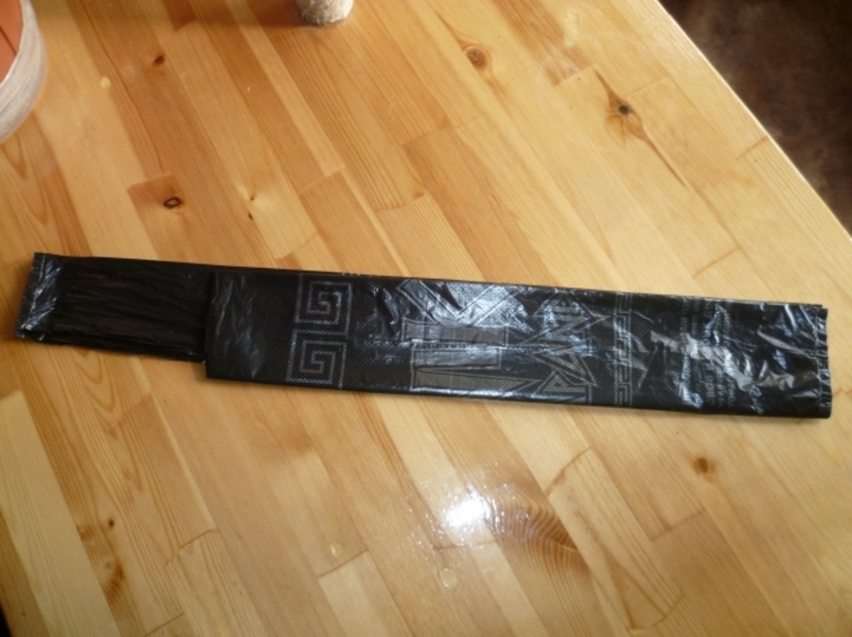 Как правильно и компактно сложить целлофановые пакеты Как правильно и компактно сложить целлофановые пакеты