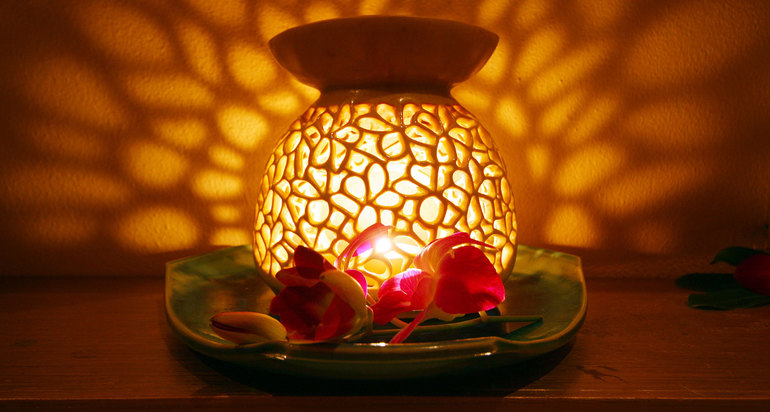 Как правильно пользоваться аромалампой с маслами и свечой Как правильно пользоваться аромалампой с маслами и свечой