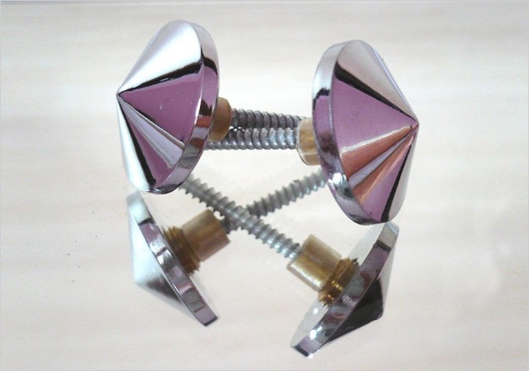 Как правильно повесить зеркало на стену своими руками Как правильно повесить зеркало на стену своими руками