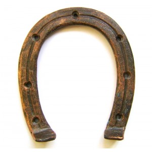 Как правильно вешать подкову?