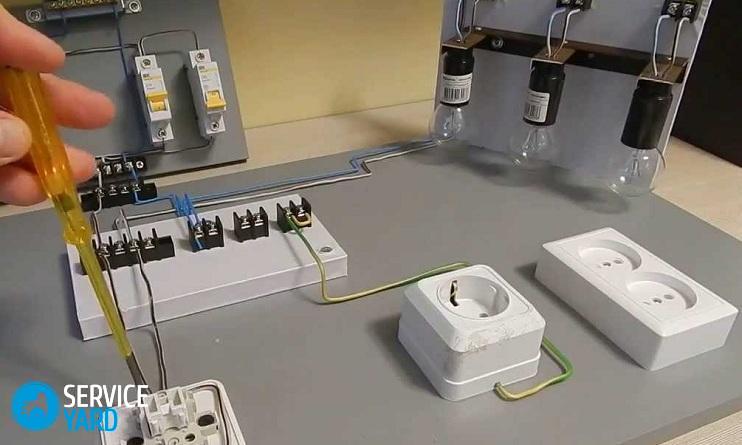 Как сделать два выключателя на одну лампочку?