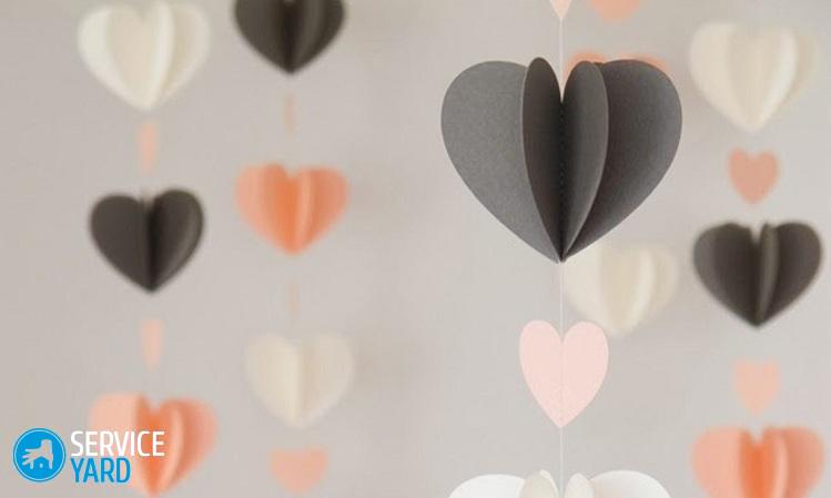 Как сделать гирлянду из сердечек из бумаги?