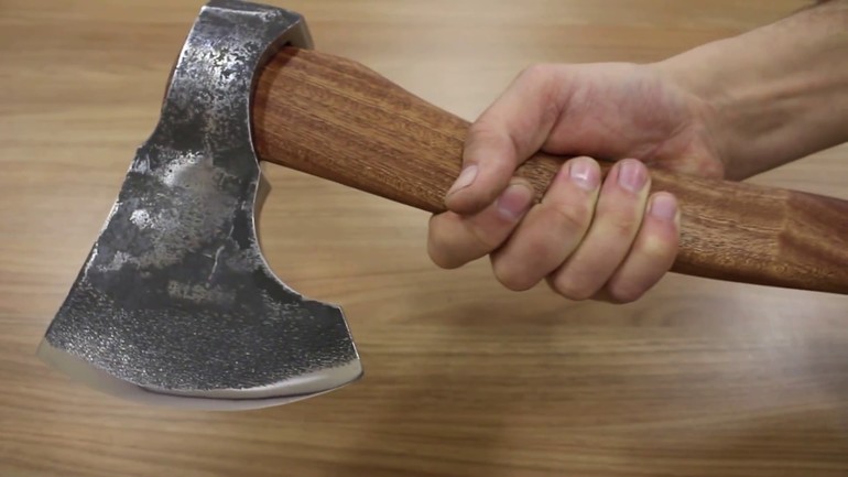 Как сделать топор таежный своими руками из обычного