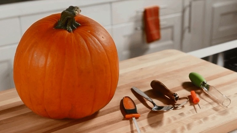 Как сделать тыкву на Хэллоуин в домашних условиях
