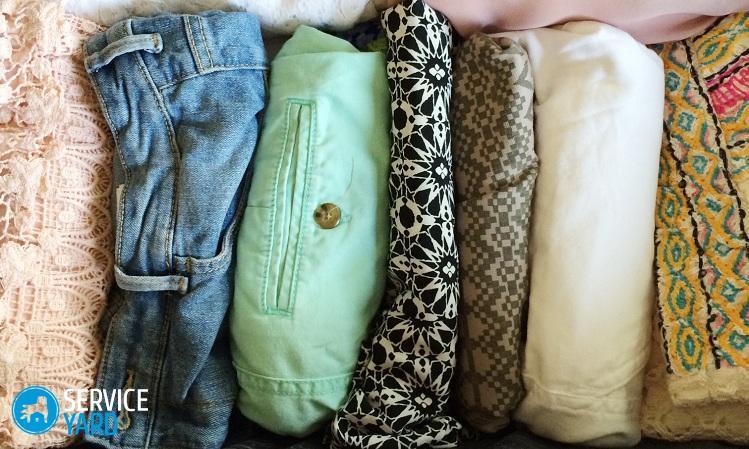 Как сложить вещи в шкафу компактно?