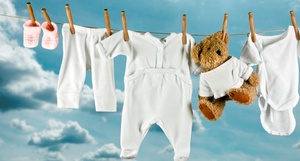 Как стирать одежду новорожденных и другие детские вещи?