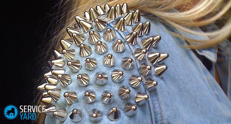 Как стразы приклеить на одежду?