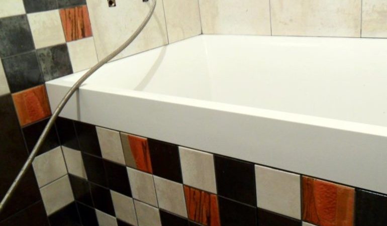 Как своими руками плиткой обложить ванну