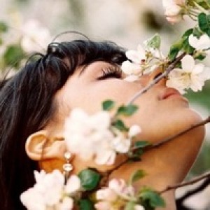 Как убрать запах бензина с одежды ? чем можно оттереть в домашних условиях