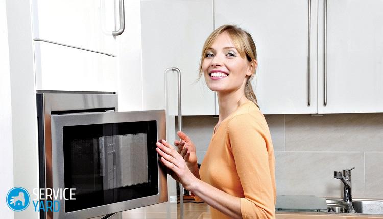 Как убрать запах из микроволновки?