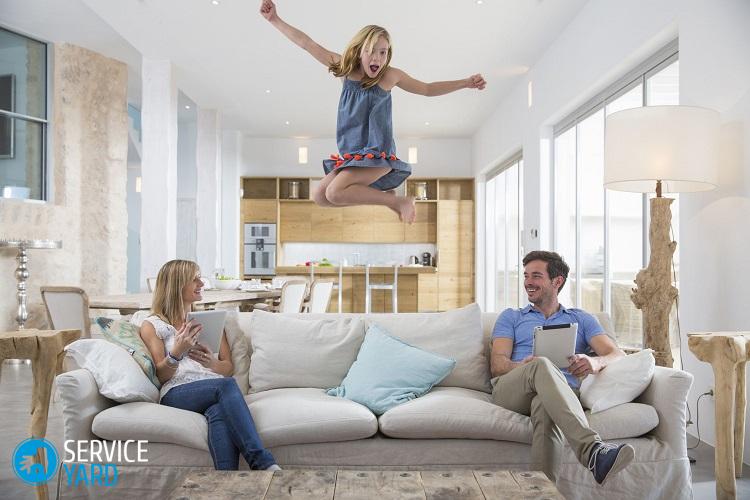 Как убрать запах с мягкой мебели?