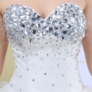 Как удалить стразы с одежды?