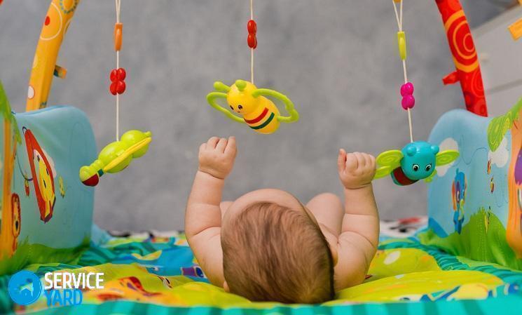 Как выбрать развивающий коврик для малыша?